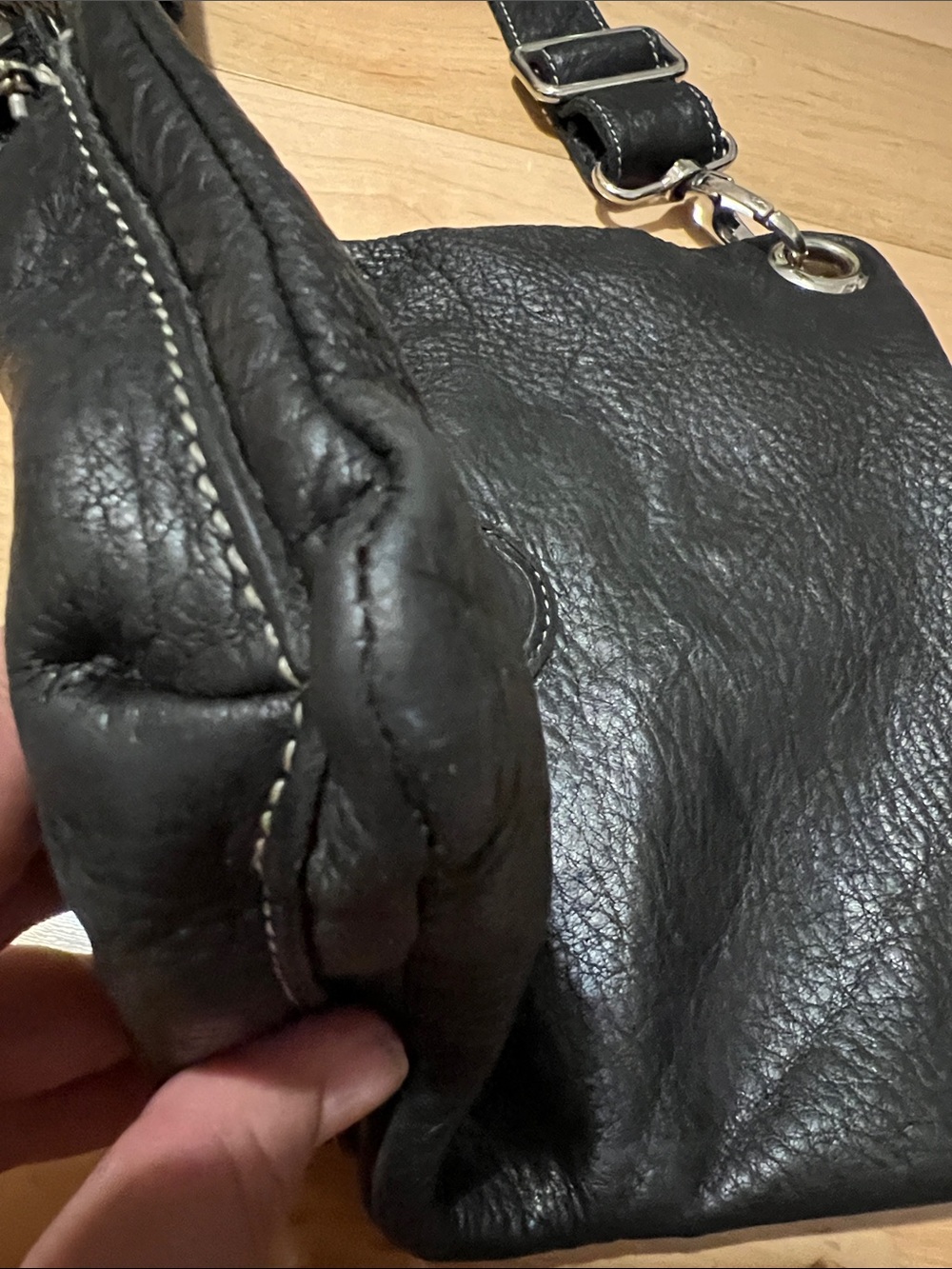 Roots Black Leather Crossbody Bag - Picture 13 of 17